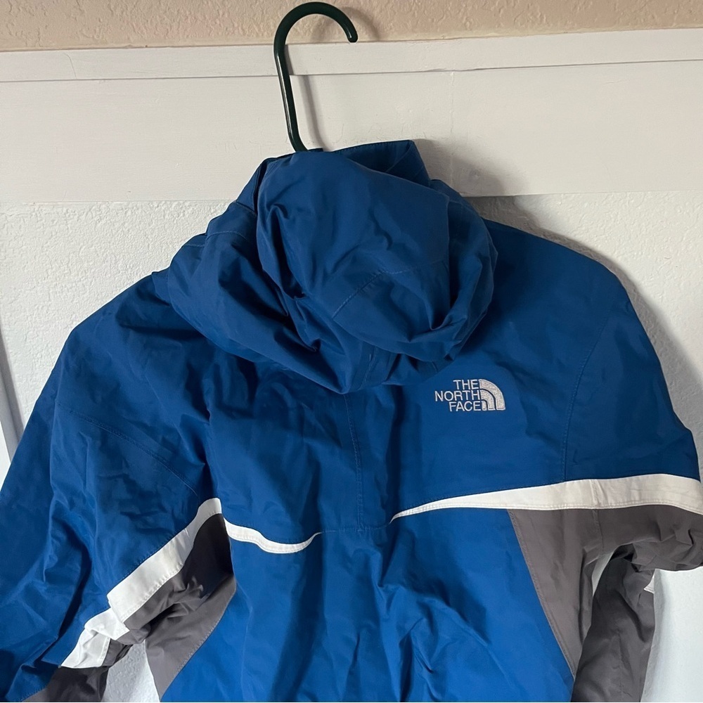 The North Face Boy's Large Hyvent Windbreaker Rain Coat. - Picture 8 of 11